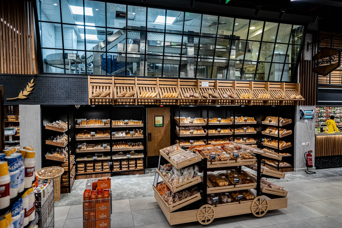 GRIDFORM Bakery wall display